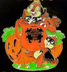 31637 - Mickey's Not So Scary Halloween Party (MNSSHP) 2009 - Chip & Dale w/ Candy Bag & Pumpkin - Walt Disney World alternate image