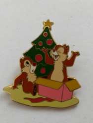 10063 - Chip & Dale Starter Kit - Chip in Gift Box - Disneyland Resort Paris alternate image