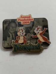 31806 - Annual Passholder 2009 Heritage Collection - Chip and Dale with Walt and Matterhorn - Disneyland Resort alternate image