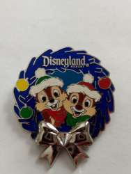 31828 - Diamond Anniversary Christmas Wreath - Chip & Dale - Disneyland Resort alternate image