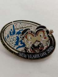 31831 - New Year's Eve/Day - New Year's Day 2010 - Chip & Dale - Walt Disney World alternate image