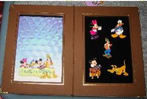 5146 - A Family Pin Gathering 2004 - Parting Gift - Scrapbook with 5 pins - Walt Disney World alternate image