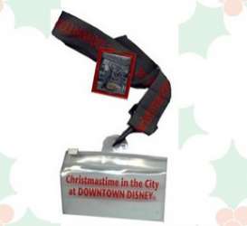 19387 - Christmastime in the City - Walt Disney - Christmas Tree - Presents - Pin and Lanyard - Walt Disney World alternate image