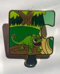 Character Connection Mystery Collection - Tangled Puzzle - Green Pascal - MLT