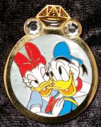 14952 - Disney Couples Reveal/Conceal Mystery - Daisy Duck and Donald Duck alternate image