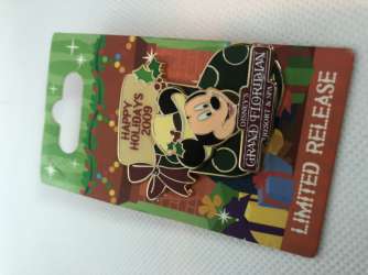 33155 - Resort Holiday Collection 2009: Stockings - Grand Floridian Resort & Spa - Mickey Mouse Stocking - Walt Disney World alternate image