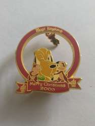 33174 - Christmas Mistletoe Series 2003 - Pluto with Chip & Dale - Walt Disney World alternate image