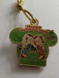 33186 - Resorts Holiday Collection 2008: Ornaments & Wreaths - Fort Wilderness Resort & Campground - Chip & Dale Ornament - Walt Disney World alternate image