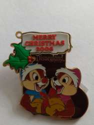 33225 - 2008 Christmas Stocking - Chip and Dale - Disneyland Resort alternate image