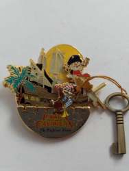 'Pirates of the Caribbean - The Pin'Hunt Event - Chip & Dale on pirate ship - DLP'