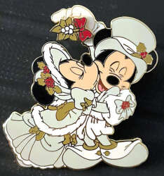 34720 - Victorian Minnie & Mickey - Mickey and Minnie - Walt Disney World alternate image