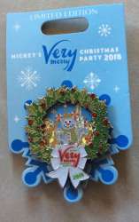 21252 - Mickey's Very Merry Christmas Party (MVMCP) 2018 - Chip and Dale Wreath - Walt Disney World alternate image