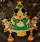 Candlelight Processional - EPCOT Candlelight Processional 2015 - Mickey, Chip, &amp; Dale - WDW