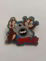 37002 - Cast Exclusive - Smile! - Chip & Dale - Theme Park Cast Member Exclusive alternate image