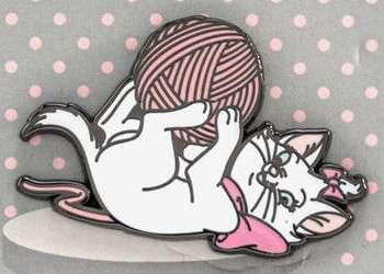 37098 - Disney Cats - Marie Playing with Yarn - Loungefly alternate image