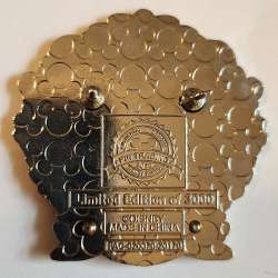 'Resort Holiday Collection 2020: Glitter Wreaths - Riviera Resort - Donald &amp; Daisy Wreath - WDW'