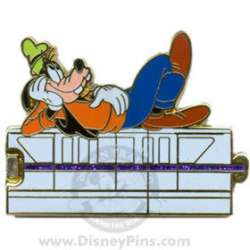 37910 - Gold Card Collection - Purple Monorail - Goofy - Walt Disney World alternate image