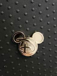 Convention Host/Hostess - Gold Disney &quot;D&quot; Mickey Ears - MLT