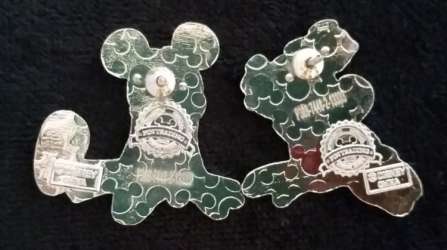 Mickey Mouse and Minnie Mouse Kissing - Mickey and Minnie Kissing - MLT