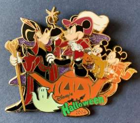 Halloween 2004 - Mickey as Hook &amp; Goofy as Jafar - TDR
