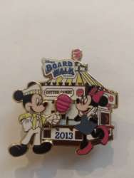 40501 - Gingerbread House Collection 2013 - Boardwalk Resort - Mickey & Minnie Cotton Candy - Walt Disney World alternate image