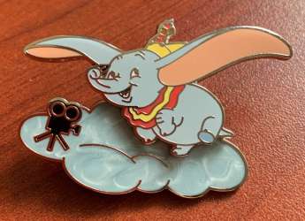 Walt&#039;s Classic Collection - Dumbo the Flying Elephant with Timothy - DLR