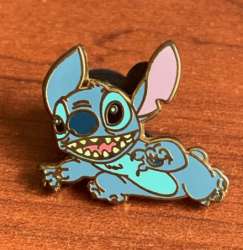 Happiest Celebration on Earth - Deluxe Starter Set - Stitch Running off to the Left - WDW
