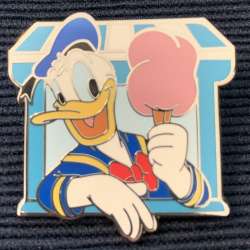 41221 - Delicious Disney Trading Starter Set - Donald with Cotton Candy ONLY - Walt Disney World alternate image