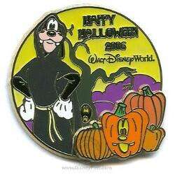41266 - Halloween 2006 - Goofy Dressed in a Grim Reaper Robe - Walt Disney World alternate image