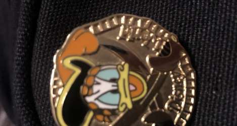 23714 - Cast Lanyard Series II - Pirate Coins - Donald Doubloon - Walt Disney World alternate image