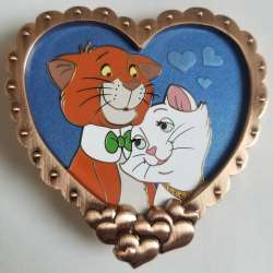 15412 - Valentine's Day 2019 - Duchess and O'Malley Heart - Walt Disney Imagineering alternate image