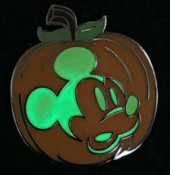 27010 - Mickey's Not So Scary Halloween Party (MNSSHP) 2019 - Pumpkin Mystery Box Collection - Mickey Mouse - Walt Disney World alternate image