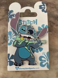 44188 - Lilo & Stitch - Stitch with frog - Disneyland Resort Paris alternate image