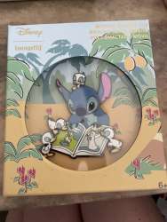 Loungefly - Collector Box - Stitch - Stitch reading to ducklings - LFLY
