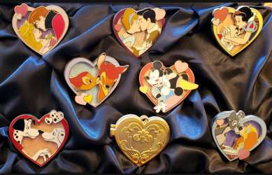 28268 - Disney Kisses Collection - Complete Boxed Set - Disneyland Resort alternate image
