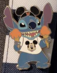 44724 - Lilo & Stitch - Tourist Stitch with Ice cream alternate image