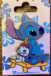 Lilo &amp; Stitch - Stitch and Scrump on Stool - DLP