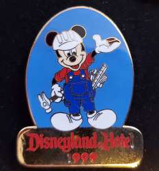Disneyland Hotel 1999 Mickey in Construction Outfit