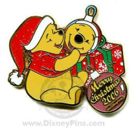 'Merry Christmas 2006 Character Ornament - Pooh looking into Ornament - WDW'