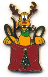 World of Disney (NYC): Happy Holidays Pin Pursuit