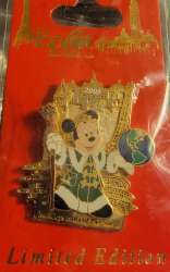 45611 - Epcot Holidays Around The World 2005 - Mickey as Father Christmas - Walt Disney World alternate image