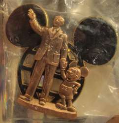 Cast Exclusive - Partners Statue with Mickey Globe - TPCE