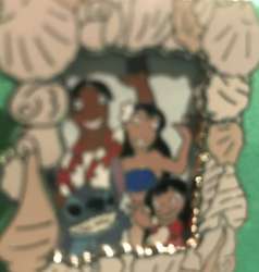 30196 - Characters Family Portraits Reveal/Conceal Mystery - Lilo and Stitch Family alternate image