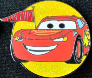D23 Expo 2013: Expo Mystery Collection - Lightning McQueen with Red Pennant - D23