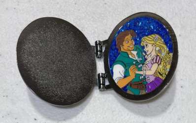 47727 - Loungefly - Princess Hinged Lockets Mystery Collection - Princess Rapunzel & Flynn Rider - Loungefly alternate image