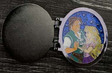 47727 - Loungefly - Princess Hinged Lockets Mystery Collection - Princess Rapunzel & Flynn Rider - Loungefly alternate image