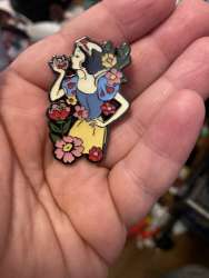 48650 - BoxLunch - Snow White and the Seven Dwarfs Floral - Snow White - Loungefly alternate image