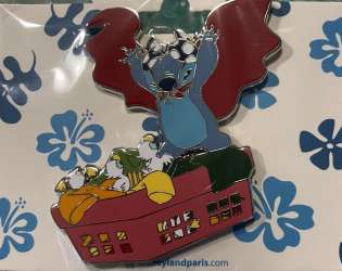 Lilo &amp; Stitch - Stitch with cape in laundry basket - DLP