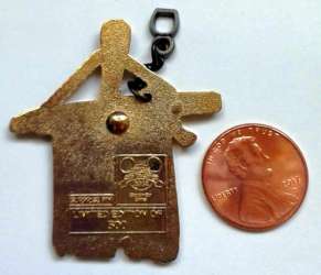 32392 - Signs at Disneyland Resort - Pirates of the Caribbean - Wait Time - Disneyland Resort alternate image