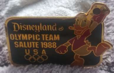 49753 - 1988 Summer Olympics - Donald Duck (Handball) - Disneyland Resort alternate image
